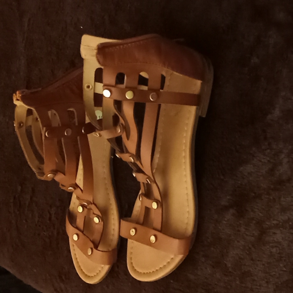 Sandals - Picture 2 of 3